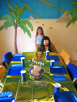 blue-gold-eqyptian-table.jpg blue-gold-eqyptian-table.jpg