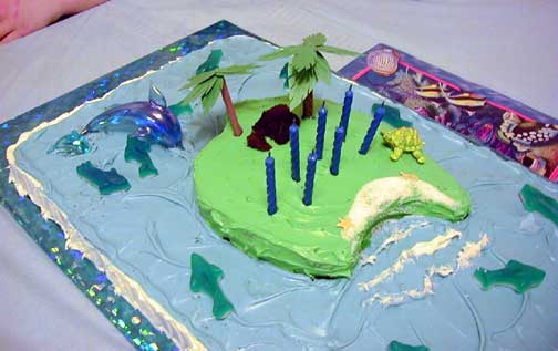 dolphincake.jpg dolphincake.jpg